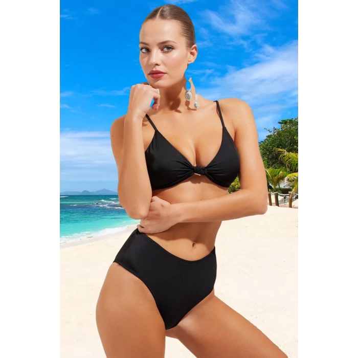Desenli Üçgen Bikini Takımı Ergonomik Kesim Hızlı Kuruyan Premium Kalite Su Sporları İçin