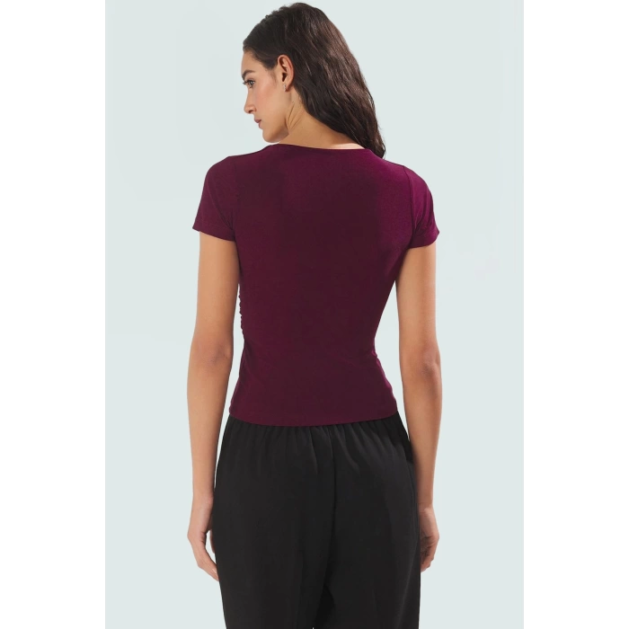100 Polyester Fitted Vücut Bluz Renk V Yaka Yazlık Şık Görünüm Zarifane Tasarım Uzun Ömürlü