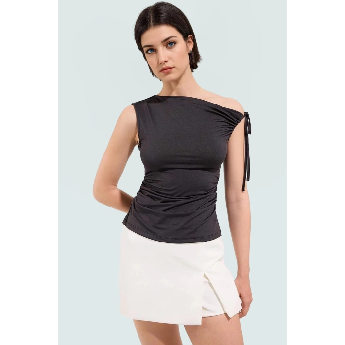 100% Polyester Micro Dokuma Bluz Asimetrik Yaka Fitted Kalıp Yazlık ve Rahat Mükemmel Uyum
