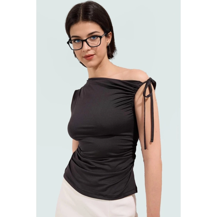 100% Polyester Micro Dokuma Bluz Asimetrik Yaka Fitted Kalıp Yazlık ve Rahat Mükemmel Uyum