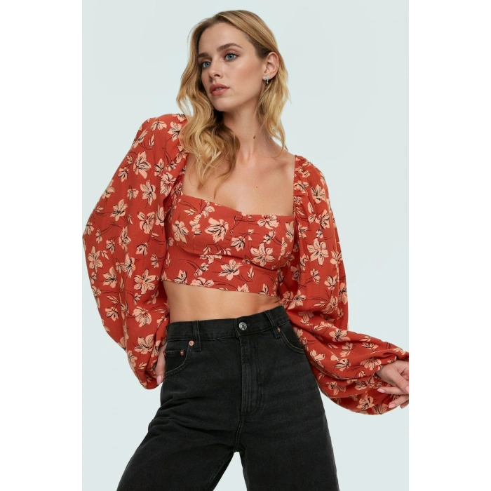 100% Viskoz Yazlık Crop Bluz Çok Çiçek Desenli Balon Kollu Fitted Özel Tasarım