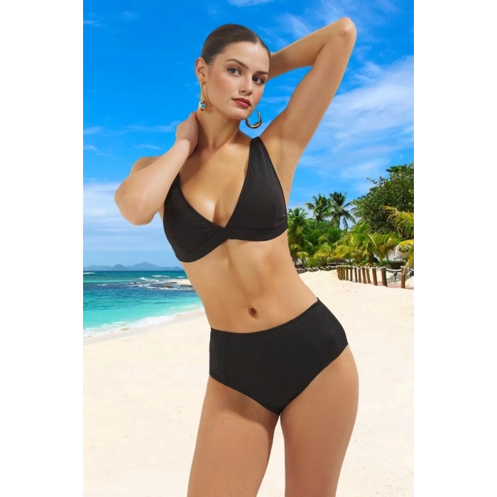 Modern Üçgen Bikini Takımı Premium Kalite Yaz Koleksiyonu Özel Tasarım Yüksek Konfor