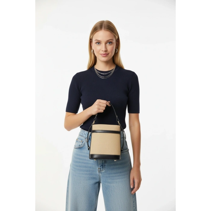 Kadın Kontrast Dikişli Kova Formlu El ve Omuz Kullanımlı Büzgülü Modern Çanta