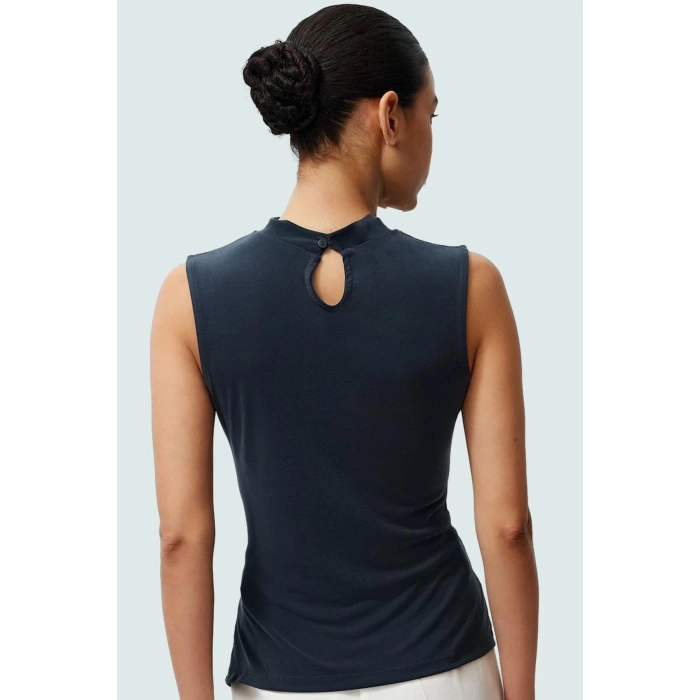 71% Modal 29% Polyester Bluz Dik Yaka Asimetrik Kolsuz Tasarım Kaliteli İşçilik Uzun Ömürlü