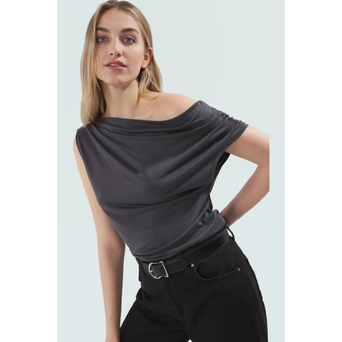 Akışkan Modal Kumaşlı Kolsuz Bluz Fitted Günlük Casual Şık Renk Modern Stil Yüksek Kalite