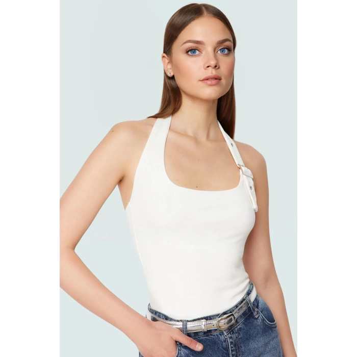 Aksesuar Detaylı Örme Crop Bluz %96 Viskoz %4 Elastan Yazlık Günlük Özenle Seçilmiş