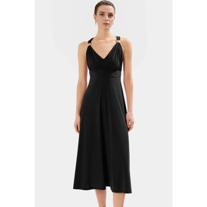 Aksesuar Detaylı V Yaka Bodycon Elbise Örme Kumaş Midi Boy Nefes Alabilir Kaliteli İşçilik