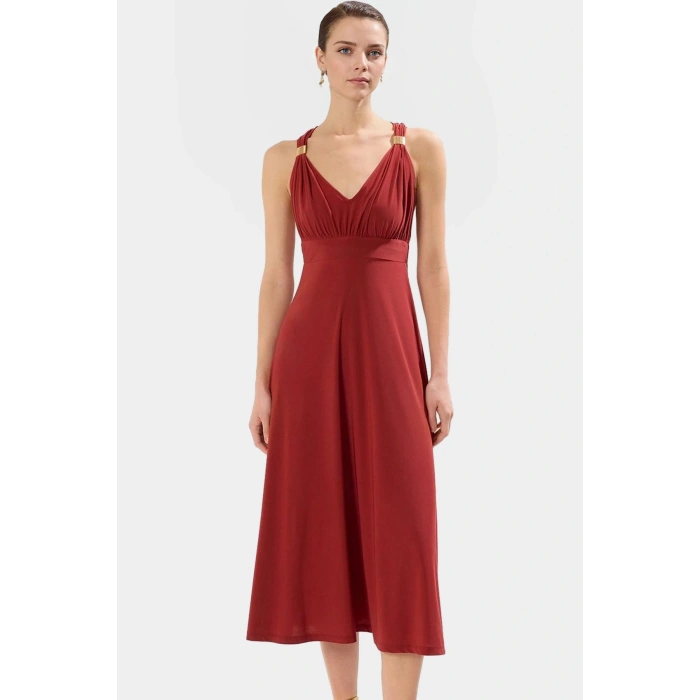 Aksesuar Detaylı V Yaka Bodycon Elbise Örme Kumaş Midi Boy Nefes Alabilir Kaliteli İşçilik