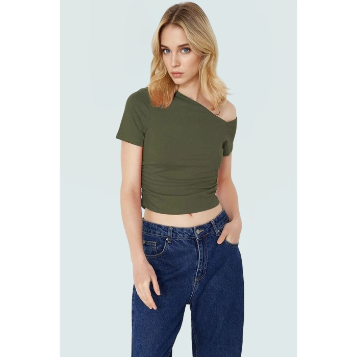 Asimetrik Yaka Basic Crop Bluz Örme Pamuklu Kumaş Yazlık Günlük Kombin Trend Tasarım