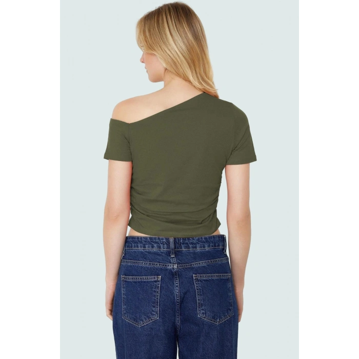 Asimetrik Yaka Basic Crop Bluz Örme Pamuklu Kumaş Yazlık Günlük Kombin Trend Tasarım