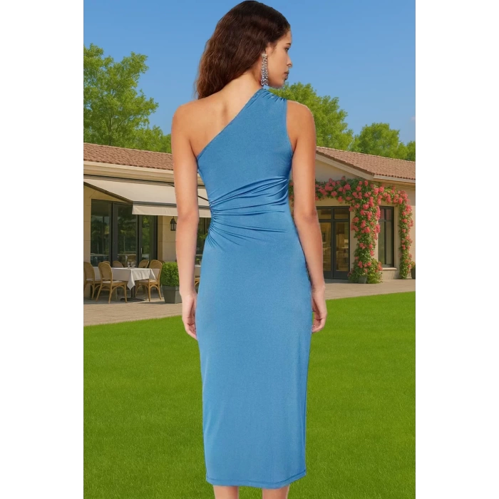 Asimetrik Yaka Midi Örme Elbise Cut Out Detay Vücudu Saran Konforlu Kesim Modern Stil Rahat Kullanım