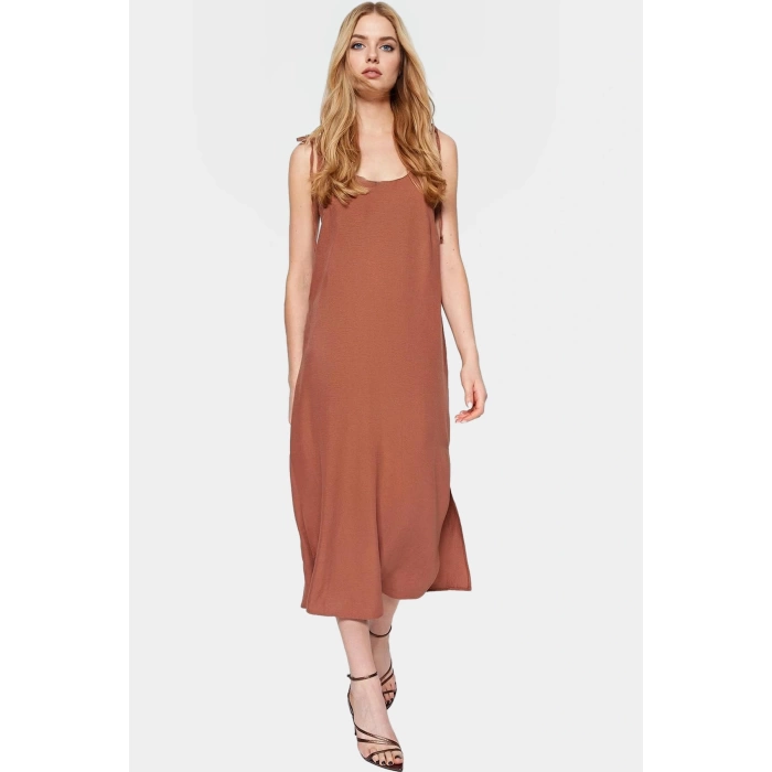 Askılı Midi Elbise Nefes Alan Polyester Kumaş Şık Shift Kesim Günlük Tarz Profesyonel Görünüm