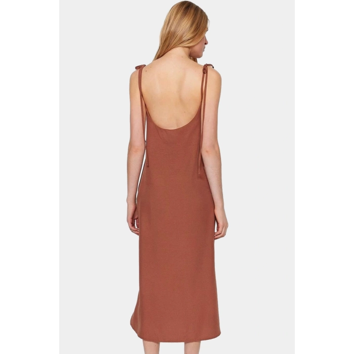 Askılı Midi Elbise Nefes Alan Polyester Kumaş Şık Shift Kesim Günlük Tarz Profesyonel Görünüm