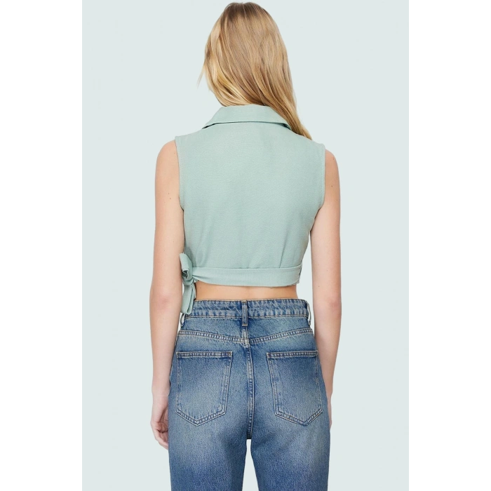 Bağlamalı Crop Bluz Dokuma Kumaştan Şık ve Rahat Bir Seçim Özel Tasarım Modern Stil