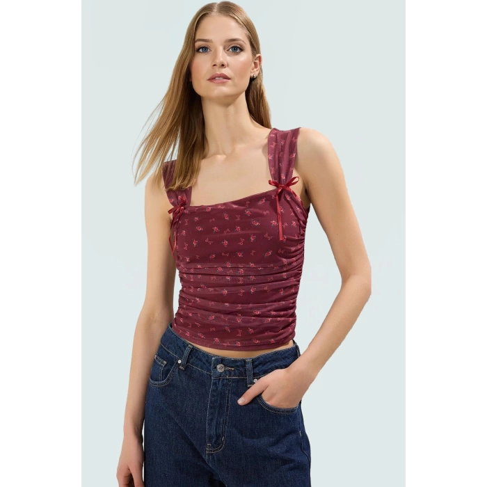 Basic Crop Bluz Örme Tül Kumaş Kare Yaka Günlük Stil Modern Konforlu Kesim Seçkin Malzeme