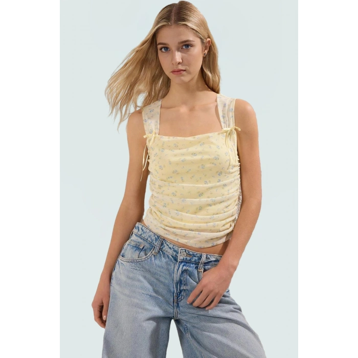 Basic Crop Bluz Örme Tül Kumaş Kare Yaka Günlük Stil Modern Konforlu Kesim Seçkin Malzeme