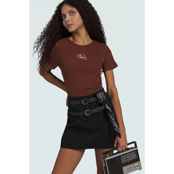 Basic Fitted Örme Bluz Nakış Detay TR Menşei Günlük Kullanım İçin Uzun Ömürlü