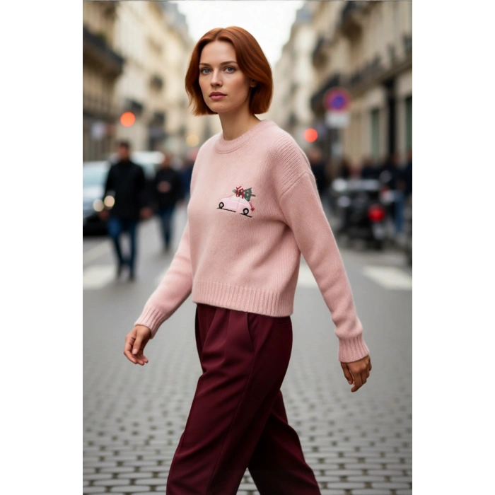 Bayan Pembe Nakış Detaylı Yılbaşı Konseptli Crop Kesim Uzun Kol Triko Kazak Modeli Kaliteli