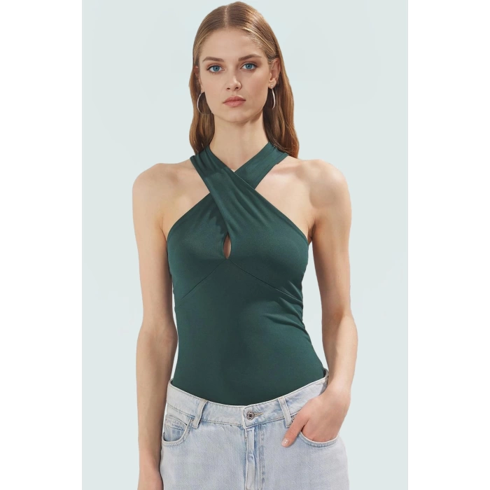 Boyundan Bağlamalı Kolsuz Bluz Polyester Elastan Kumaş Fitted Kalıp Şık Görünüm