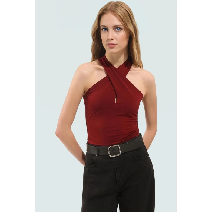 Boyundan Bağlamalı Kolsuz Bluz Polyester Elastan Kumaş Fitted Kalıp Şık Görünüm