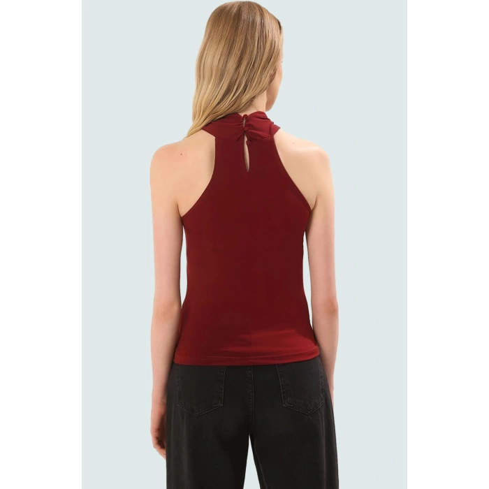 Boyundan Bağlamalı Kolsuz Bluz Polyester Elastan Kumaş Fitted Kalıp Şık Görünüm