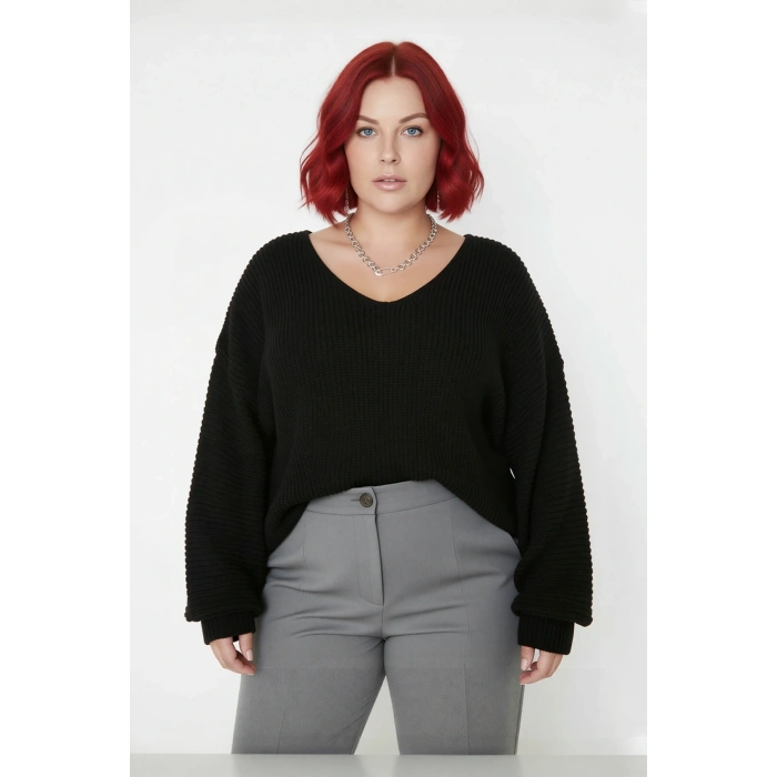 Büyük Beden Kadın V Yaka Düz Selanik Dokuma Kalın Akrilik Triko Kazak Kış Şıklığı İçin İdeal