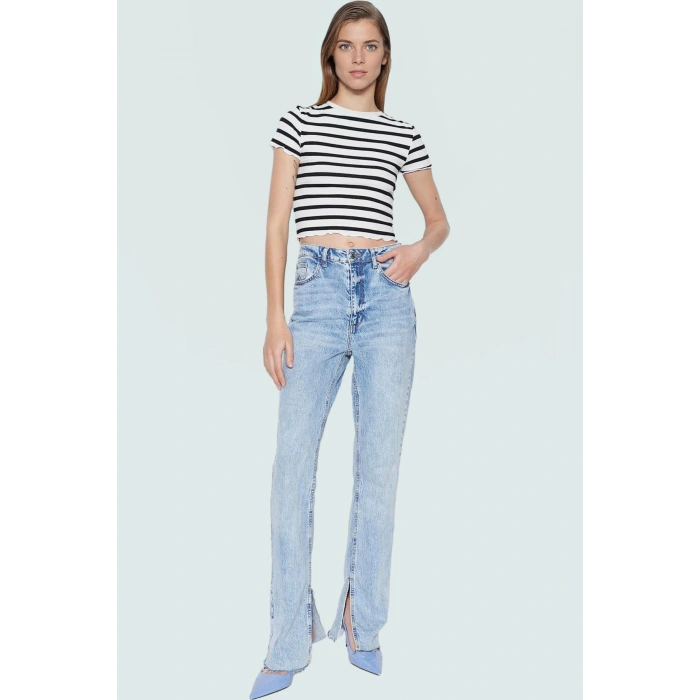 Çizgili Fitted Crop Kısa Kollu Örme Bluz Rahat Günlük Stil Zarifane Tasarım Premium Kalite