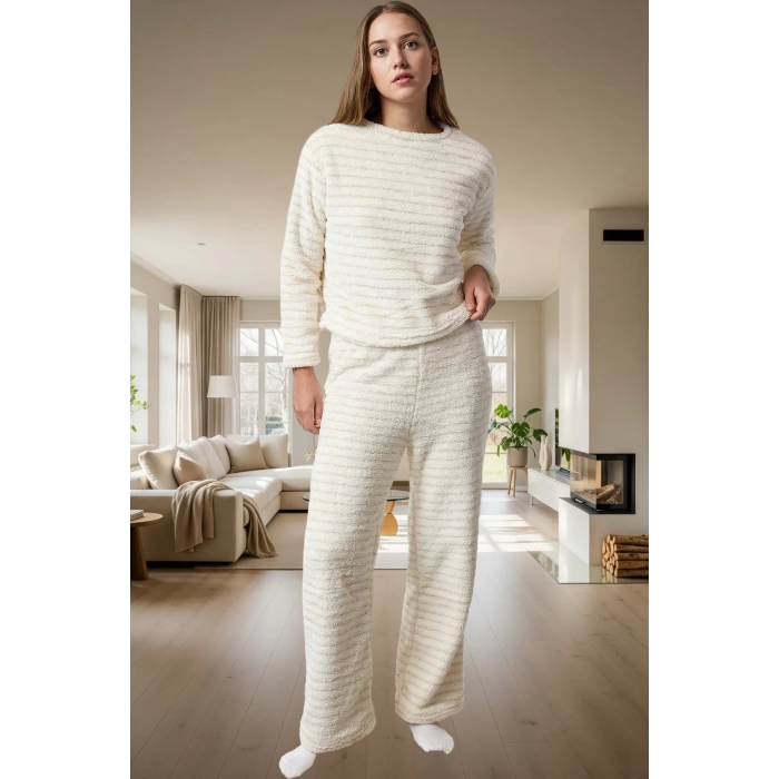 Çizgili Wellsoft Pijama Takımı Rahat Şık ve Sıcak Kışlık Örme Modern Stil