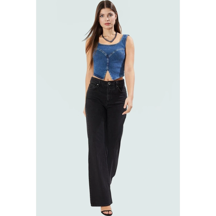 Denim Crop Bluz Fitted Kalıp Kare Yaka Yazlık Özel Tasarım Modern Stil Şık Görünüm