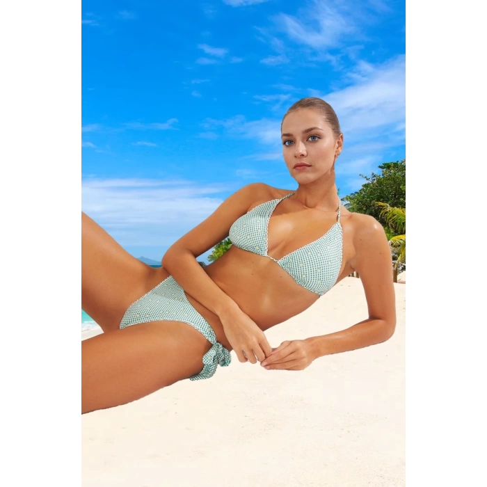 Desenli Üçgen Bikini Takımı Esnek Kumaş Şık Detaylı Plaj Ve Havuz İçin Özel Tasarım