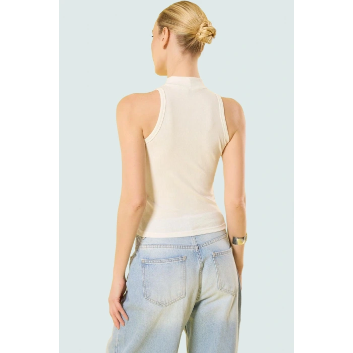 Dik Yaka Örme Bluz Fitted Kalıp %100 Polyester Yazlık Günlük Konforlu Kesim Şık Görünüm
