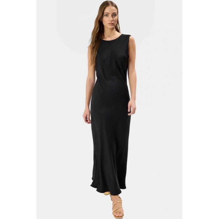 Düz Kesim Saten Maxi Elbise Polyester Elastomultiester Kumaş Kayık Yaka Özenle Seçilmiş