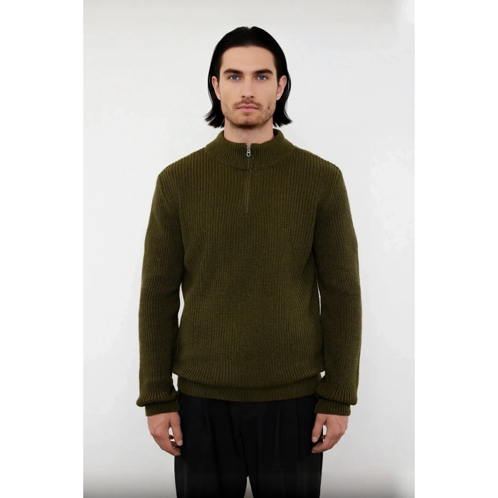 Erkek Basic Regular Fit Fermuarlı Dik Yaka Selanik Örgü Triko Kazak Günlük Stilinize Modern Dokunuş.