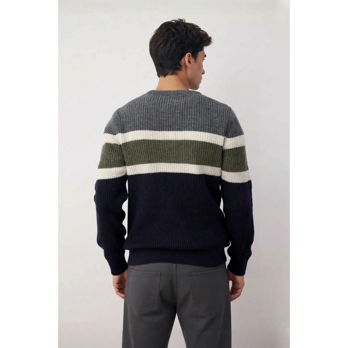 Erkek Casual Ortamlar İçin Fitted Kalıp Kalın Kışlık Bisiklet Yaka Triko Kazak Modeli. Kaliteli