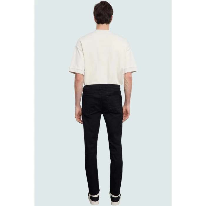 Erkek Dar Kesim Denim Pantolon Esnek Günlük Stil Modern Tasarım Yaz Aylarının Vazgeçilmezi