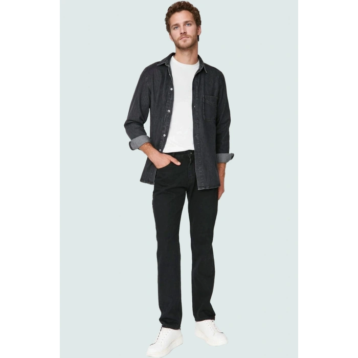 Erkek Denim Straight Fit Pantolon; Pamuk Rahat ve Şık Günlük Stil Yaz Aylarının Vazgeçilmezi