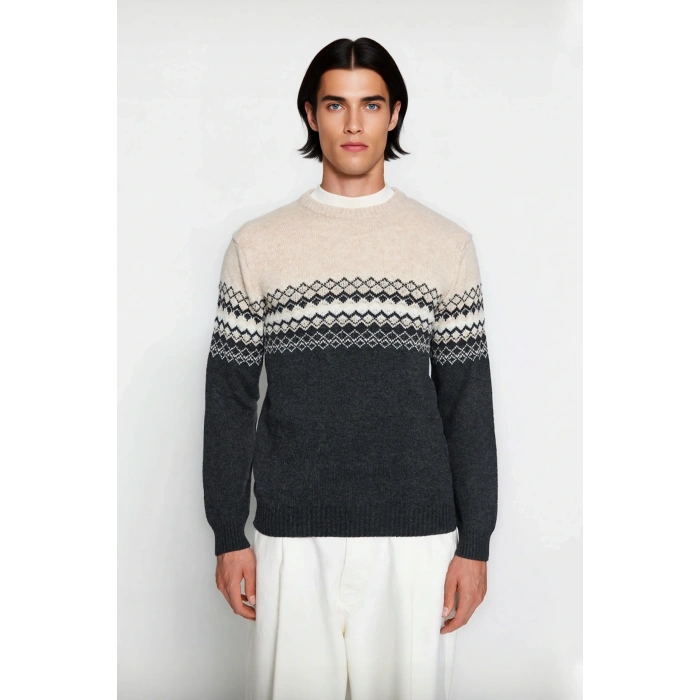 Erkek Fitted Bisiklet Yaka Etnik Desenli Triko Kazak Soğuk Havalar İçin Şık ve Konforlu Bir Tercih