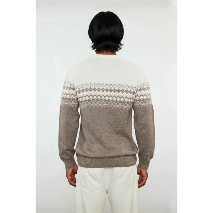 Erkek Fitted Etnik Desenli Bisiklet Yaka Triko Kazak Kış Günleri İçin İdeal Şık ve Konforlu Bir