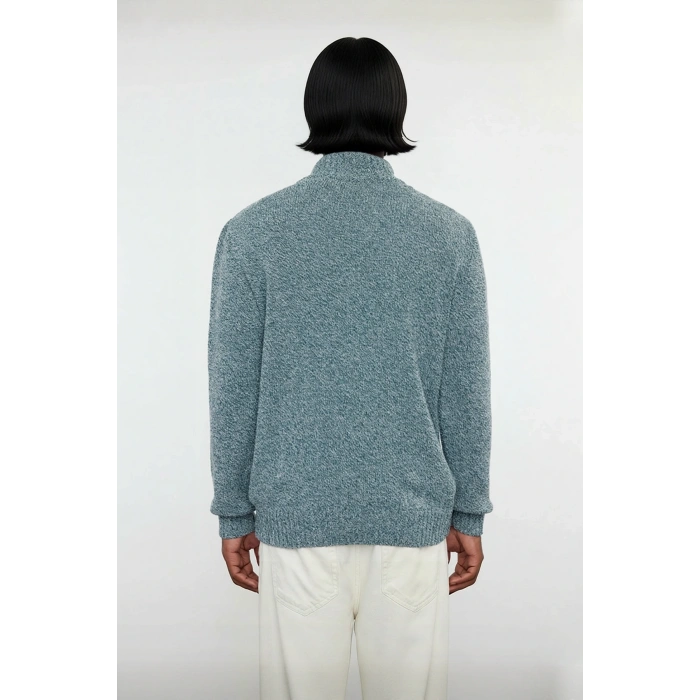 Erkek Gri Kalın Triko Düğmeli Dik Yaka Kazak Casual Ortamlar İçin Konforlu ve Şık Tasarım Kaliteli