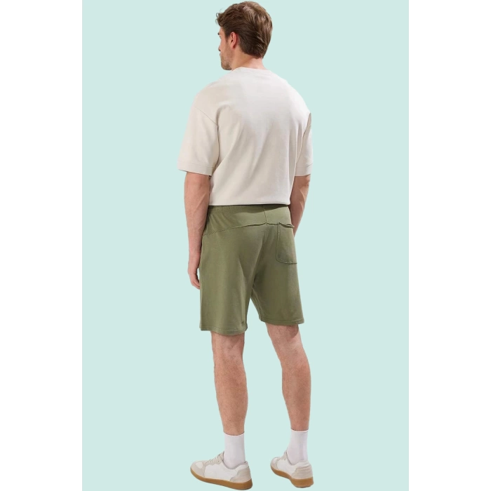 Erkek Kısa Boy Şort; Normal Bel Geniş Paça Süprem Dokuma Yaz Rahatlığı Stilin Buluştuğu Yer