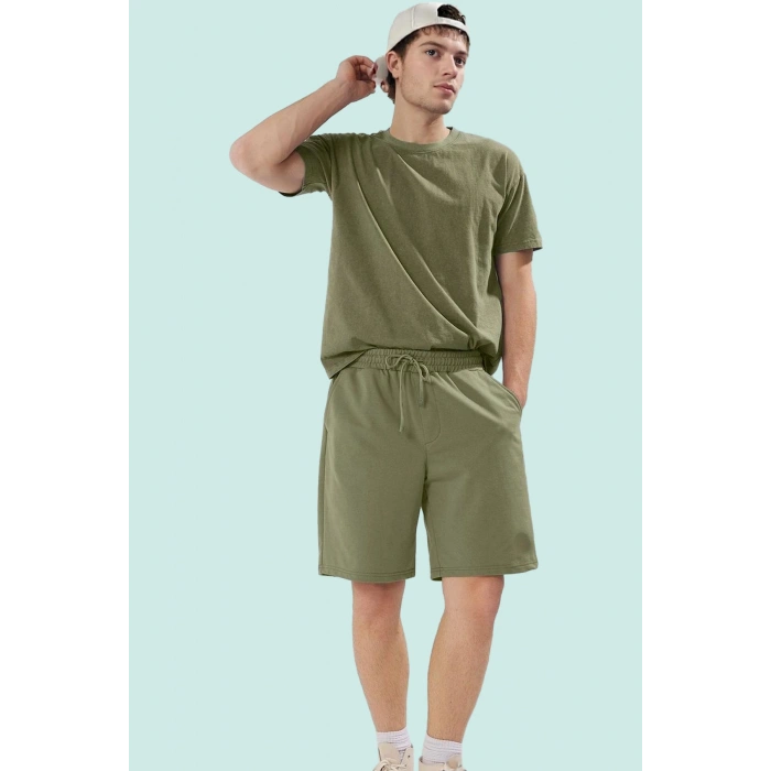 Erkek Kısa Boy Şort; Normal Bel Geniş Paça Süprem Dokuma Yaz Rahatlığı Stilin Buluştuğu Yer