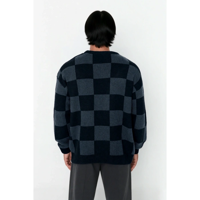 Erkek Oversize Bisiklet Yaka Ekose Kareli Triko Kazak Kışlık Kalın Yapısıyla Günlük Şıklık Sunar