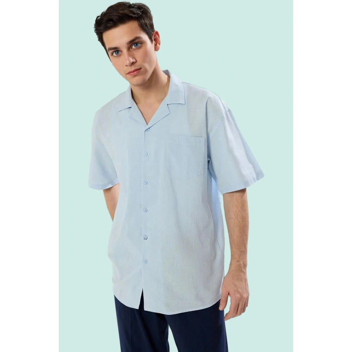 Erkek Oversize Fit Kısa Kollu Pamuklu Gömlek Apaş Yaka Düz Desen Günlük Stil Modern Tasarım