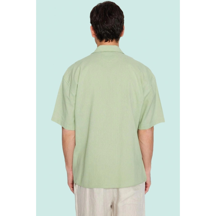 Erkek Oversize Fit Kısa Kollu Pamuklu Gömlek Apaş Yaka Düz Desen Günlük Stil Modern Tasarım