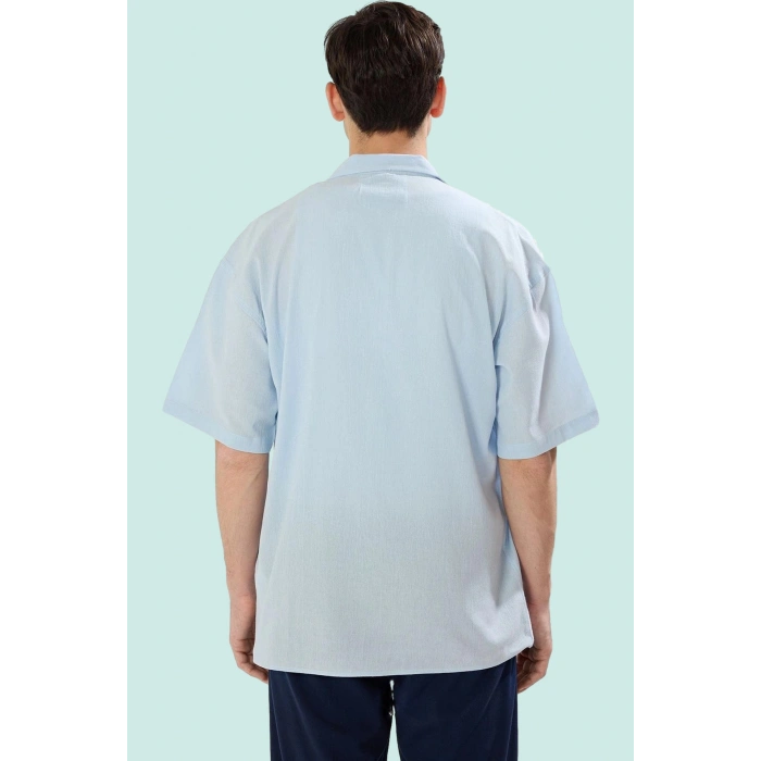 Erkek Oversize Fit Kısa Kollu Pamuklu Gömlek Apaş Yaka Düz Desen Günlük Stil Modern Tasarım