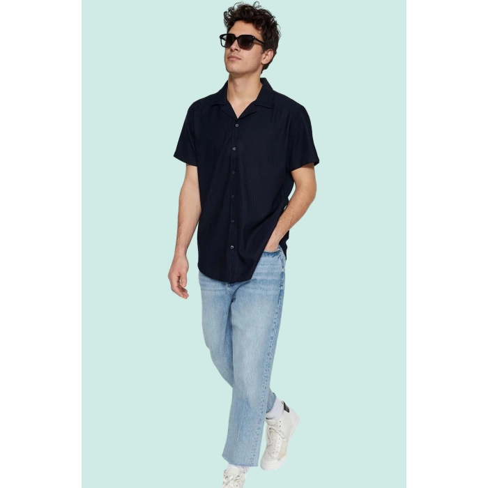 Erkek Regular Fit Apaş Yaka Kısa Kollu Gömlek Rahat Günlük Kullanım Yaz Aylarının Vazgeçilmezi