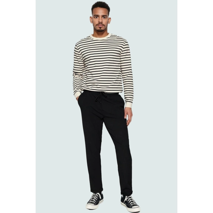 Erkek Viskoz Karışımlı İnce Dokuma Pantolon Dar Paça Slim Fit Model Yaz Aylarının Vazgeçilmezi