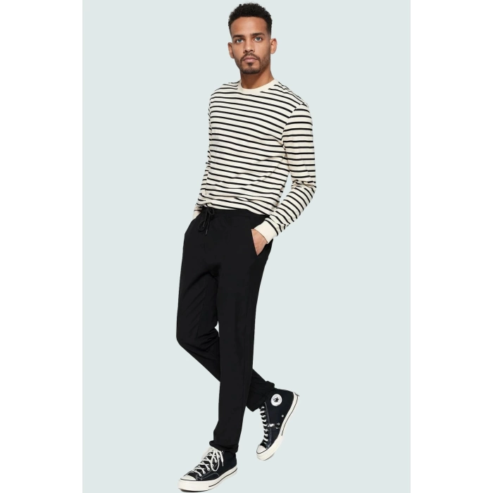 Erkek Viskoz Karışımlı İnce Dokuma Pantolon Dar Paça Slim Fit Model Yaz Aylarının Vazgeçilmezi