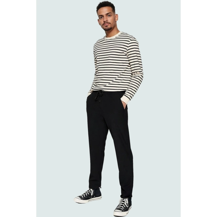 Erkek Viskoz Karışımlı İnce Dokuma Pantolon Dar Paça Slim Fit Model Yaz Aylarının Vazgeçilmezi