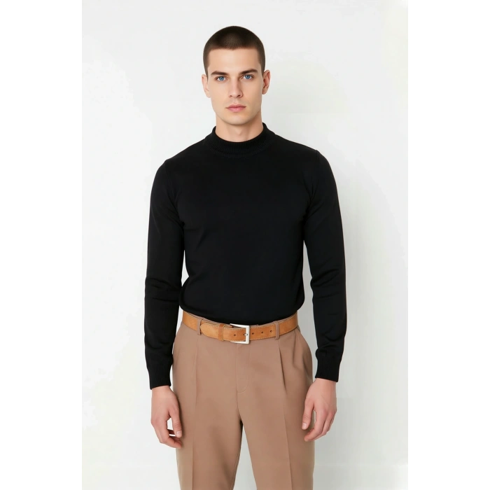 Erkek Yarım Balıkçı Yaka Fitted Basic Triko Kazak Kışlık Kombinlerinize Şık Ve Konforlu Bir Dokunuş.